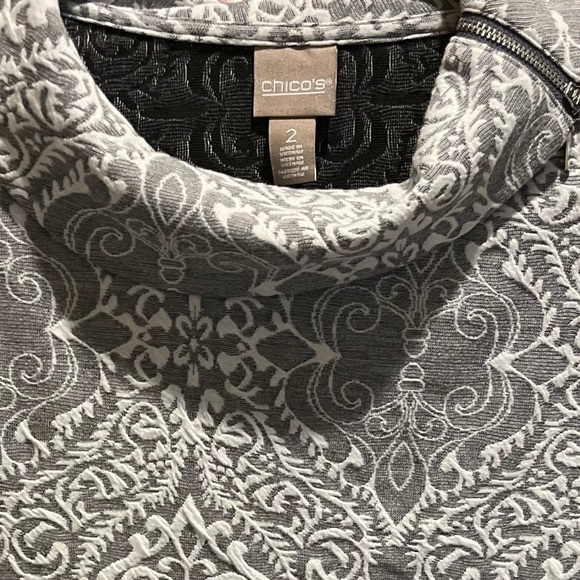 13. WOMENS CHICO’S 2/L DETAIL TOP - Picture 3 of 5